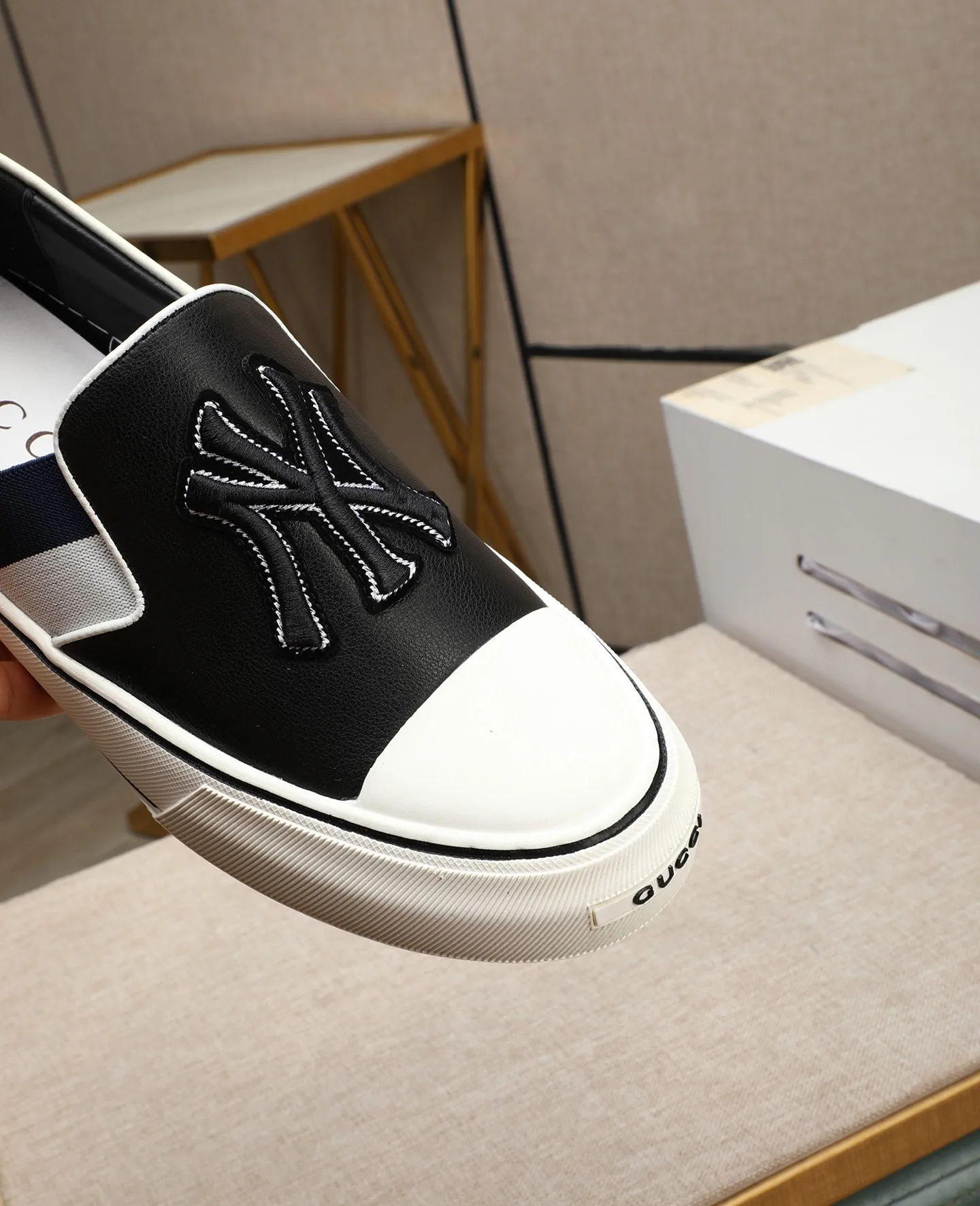 Men's shoes 💰460 GUCCI🔍🔍The latest models are on sale at the same time at the counter. Original calfskin imported from Italy, genuine leather lining, (high-end, extravagant, and classy) with exquisite workmanship. Soles: Original soles specially provided by the original factory. ⚠Exclusive double-layer movable molded soles are super comfortable⚠. Photos of the real thing🎬The real thing is even better🔍🔍"High quality·Follow the order" Code number 38-44